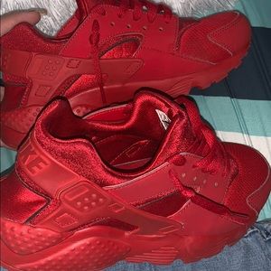Nike Huarache Run red
